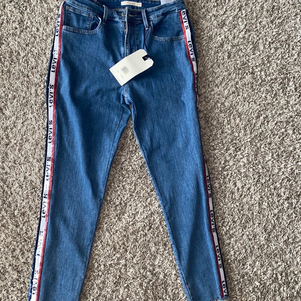 NEVER WORN